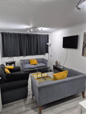 Newly Fitted 2 Bedroom Battersea Flat